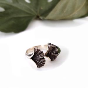 Homewares: Silver Ginkgo Ring with Pounamu