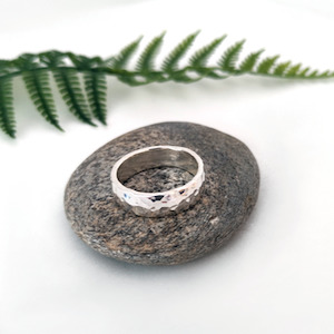 Homewares: Hammered Band Silver 7mm