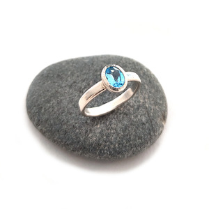 Homewares: Silver Ring Oval Blue Topaz