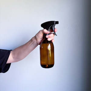 REFILLABLE GLASS SPRAY BOTTLE