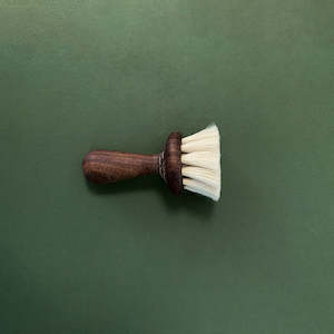 IRIS HANTVERK | WALNUT FACIAL BRUSH