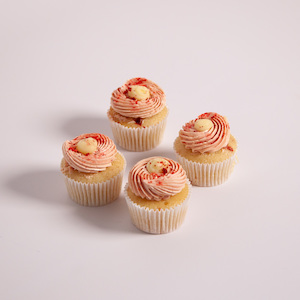 White Chocolate & Strawberry Cupcakes