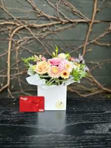 Flowers: Mini Posie with Visa Prezzy Card