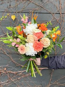 Bouquets: Peaches and Cream - Staff Favourite