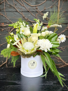 Flowers: Vanilla Hat Box