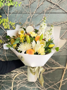 Bouquets: Classic Congratulations Bouquet With Free Cookie