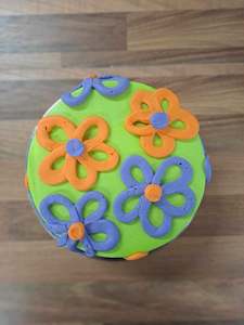 Doughnut: Retro Flower Cake