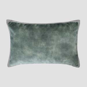 Manade Cushion - 40 x 60cm