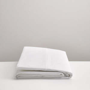 Household textile: White Cotton Flat Sheet