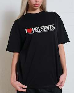 Slogan Tshirts: I Love Presents T-Shirt