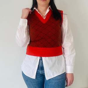 Second hand clothing: Vintage Cropped Vest (S)