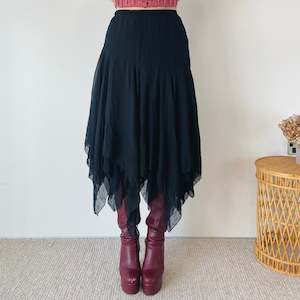 Second hand clothing: Layered Handkerchief Hem Midi Skirt (S-M)