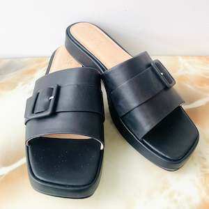 Slip On Leather Sandals (40)