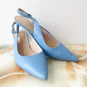 Leather Pointed Toe Kitten Heels (38)