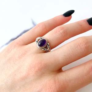 Second hand clothing: Sterling Silver Amethyst Ring