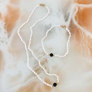 Freshwater Pearl Necklace and Bracelet Set