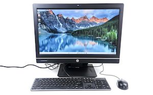 23″ HP Compaq Elite 8300 All-in-One PC with accessories