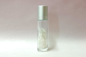 10ml Roll On Clear Glass Bottle with Clear Quartz Crystals