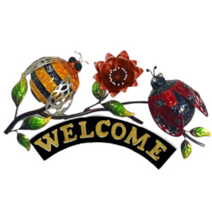 Gift: Bee and Ladybird Welcome Sign