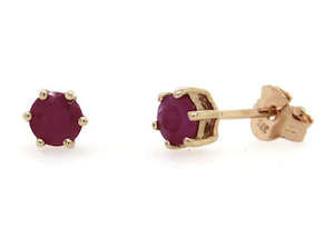 Black Friday: 9Ct Yellow Gold Ruby Stud Earrings