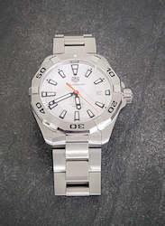 Watch: Tag Heuer, Aquaracer, 41mm, White dial, Quartz movement,