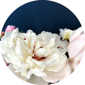 Peony love - botanical art dot [R] tinch-html5