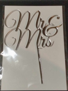 Mr&Mrs - Script font - cake topper