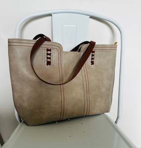 Grey vintage tote bag with tan straps