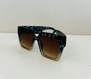 Womenswear: Large square blue/ brown gradient tort frame sunnies