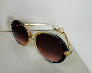 Womenswear: Vintage round frame sunnies