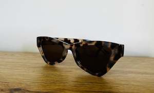 Brown torte shell sunnies