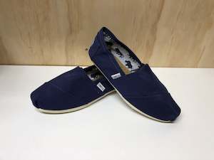 Womenswear: Toms flats- full navy