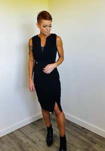 Womenswear: Crossover fitted dress black