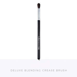 TK's Deluxe Blending Crease Brush