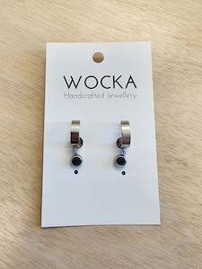 Clothing: Black Gem Cuff Earring