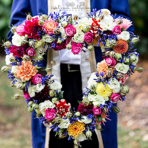 Tomuri Wreaths: Heart Warming Tribute