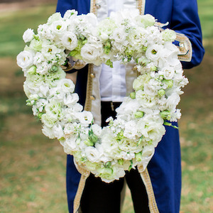 Tomuri Wreaths: White Heart Tribute