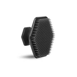 Grooming Tools: The Face Scrubber