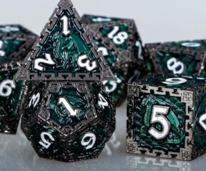 Hobby equipment and supply: 7 Piece Metal Dragon DND Dice Set (Green/Silver)