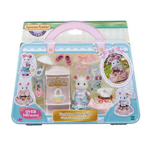 Toy: Sylvanian Families Town fashion Playset