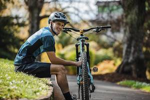 Bicycle and accessory: Tineli MTB Enduro Shorts