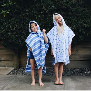 Troupe Beach: Kids Hooded Poncho - White with Blue Dot