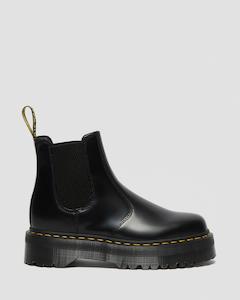 Womenswear: DR MARTENS QUAD CHELSEA BOOT