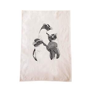 Fiordland crested penguin/tawaki Tea Towel