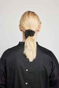 Joust flourishing mini scrunchie - Black