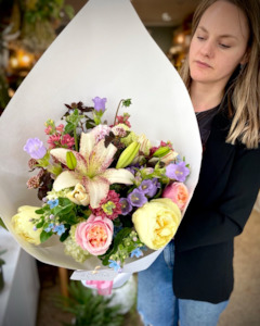 Florist: Medium Bouquet – Fresh Flowers