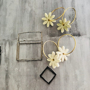 Freya Daisy Earrings Twigg Jewellery