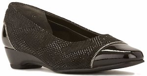 Shoe: Rose Petal Bonjour black flat in a W and WW Width