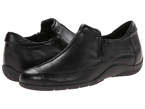 Walking Cradle Dakota Black Leather Shoe in a W Width