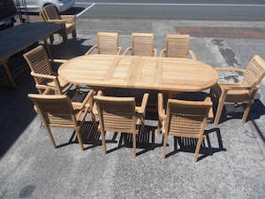 Furniture: TEAK TABLE AND 8 HAMPTON CHAIRS SET (Oval - Medium)